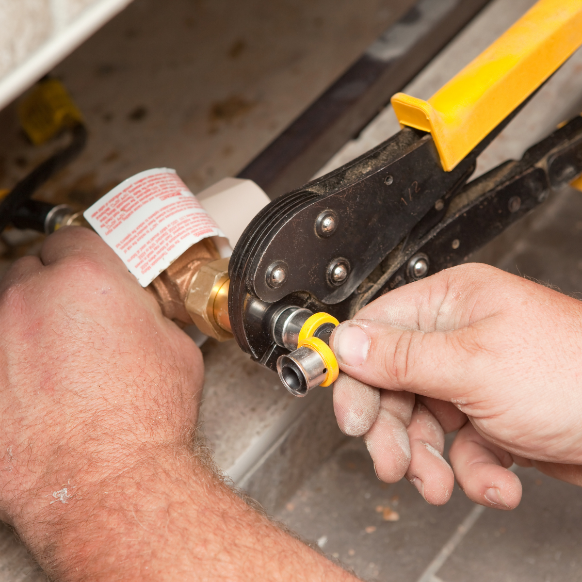 Sertissage d’un flexible hydraulique