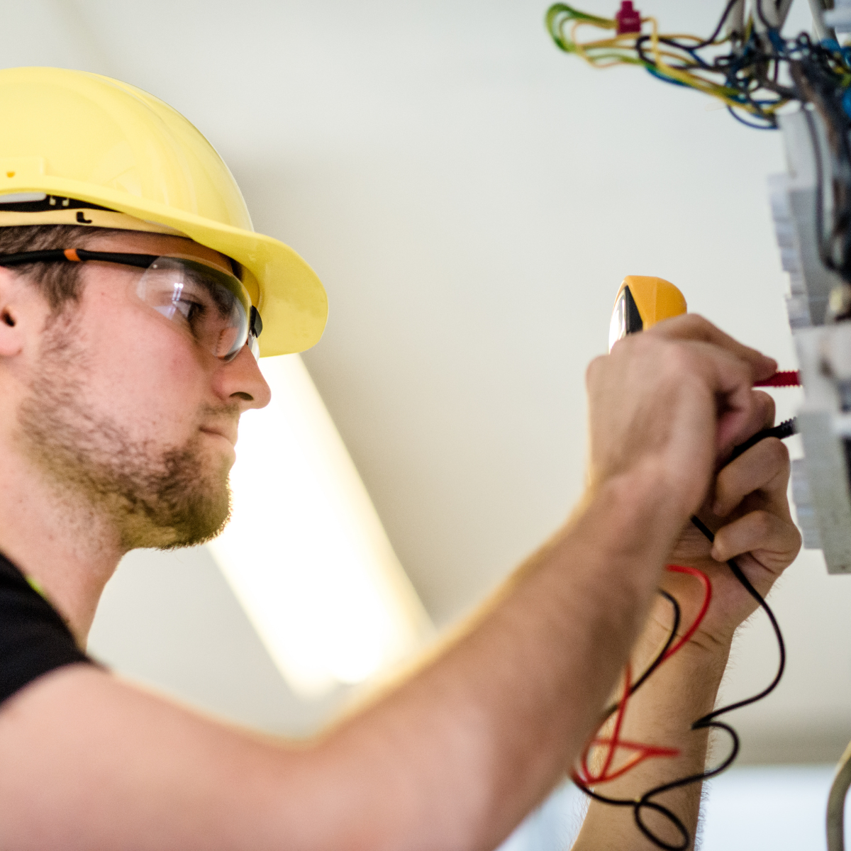 Équipement de protection individuelle de l’électricien : quels EPI porter ?